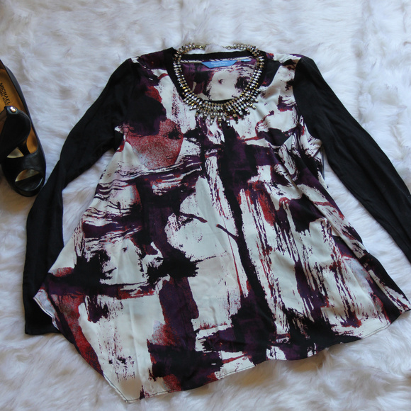 Kohl’s Vera Wang handkerchief hem long sleeve top - Picture 1 of 8